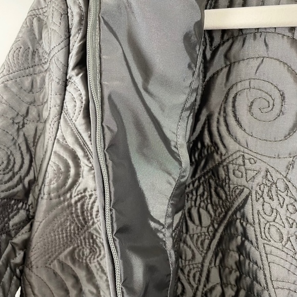 Chicos Quilted Jacket Silver Grey Sheen Long Sleeve Small - Picture 11 of 15